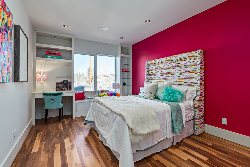 Bedroom with feature wall